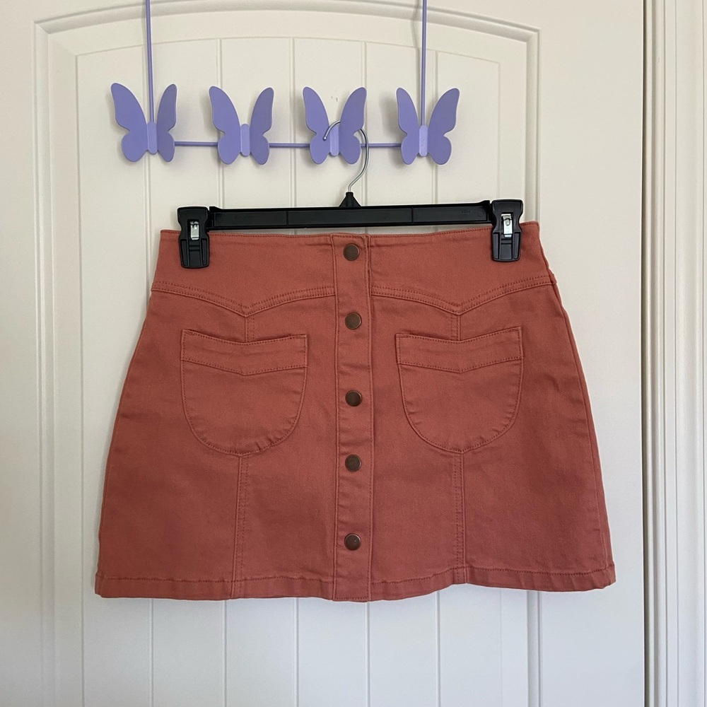 EUC | Forever 21 women’s brown tan snap button front stretch pocket miniskirt 30